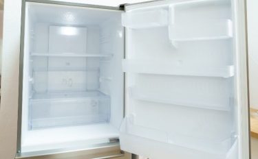 <ruby>膨<rp>(</rp><rt>ふく</rt><rp>)</rp></ruby>らむ、<ruby>縮<rp>(</rp><rt>ちぢ</rt><rp>)</rp></ruby>む、<ruby>衝撃<rp>(</rp><rt>しょうげき</rt><rp>)</rp></ruby>に強い<ruby>優<rp>(</rp><rt>すぐ</rt><rp>)</rp></ruby>れモノ　ポリスチレン